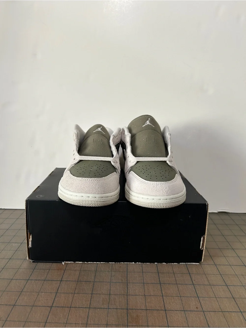 Air Jordan 1 Low ‘Medium Olive’